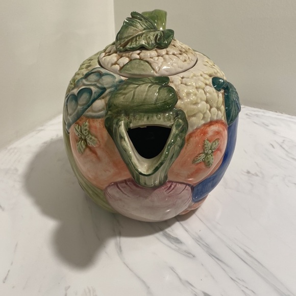 Fitz and Floyd Vegetable Garden Teapot, from the 1986 collection. - Picture 2 of 7